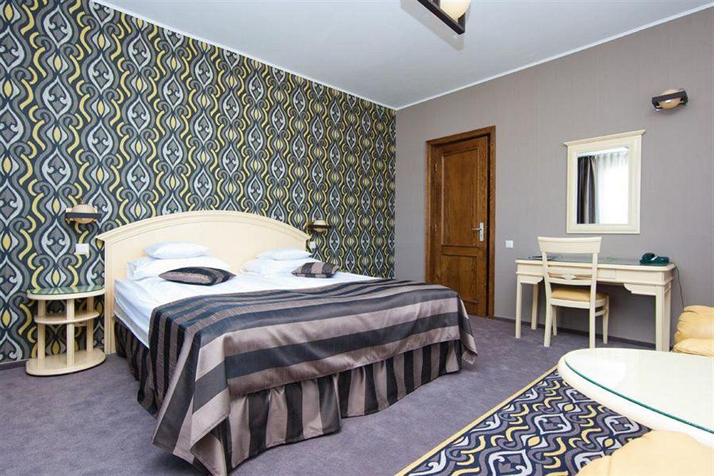 Hotel Onix Cluj-Napoca Ngoại thất bức ảnh