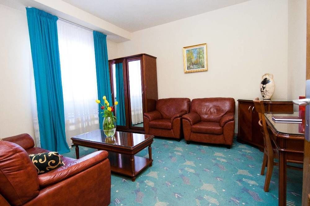 Hotel Onix Cluj-Napoca Ngoại thất bức ảnh