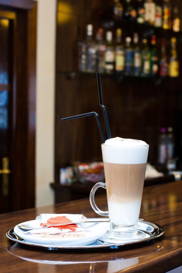 Hotel Onix Cluj-Napoca Ngoại thất bức ảnh