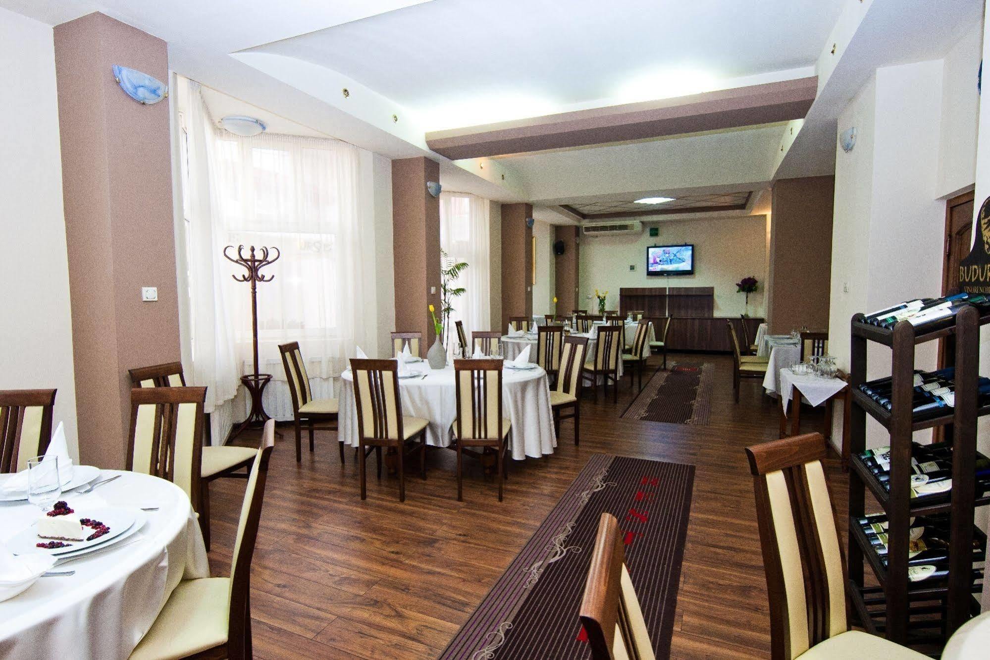 Hotel Onix Cluj-Napoca Ngoại thất bức ảnh