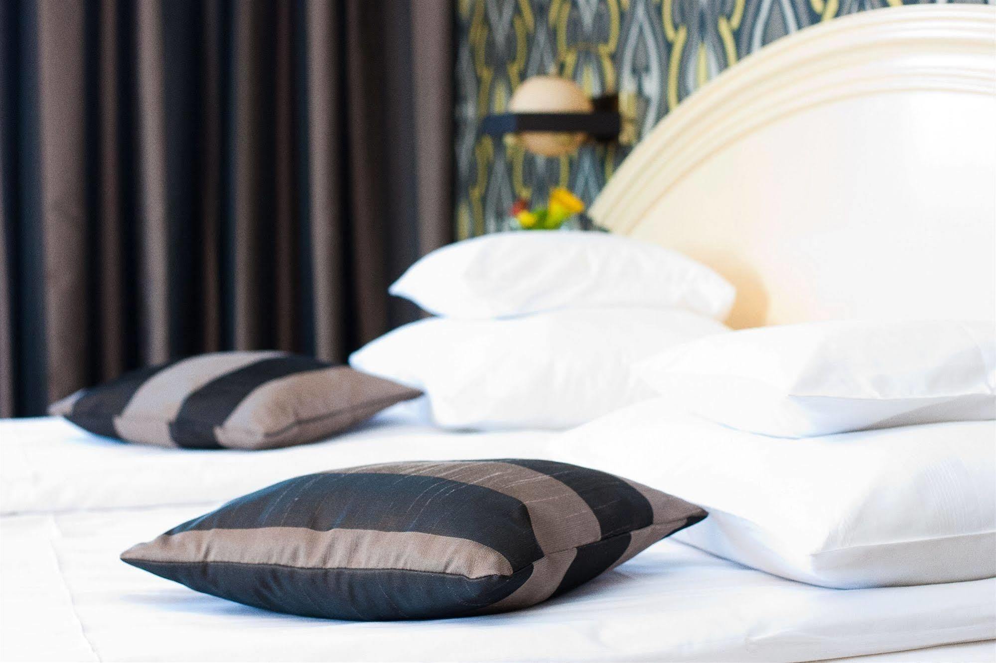Hotel Onix Cluj-Napoca Ngoại thất bức ảnh