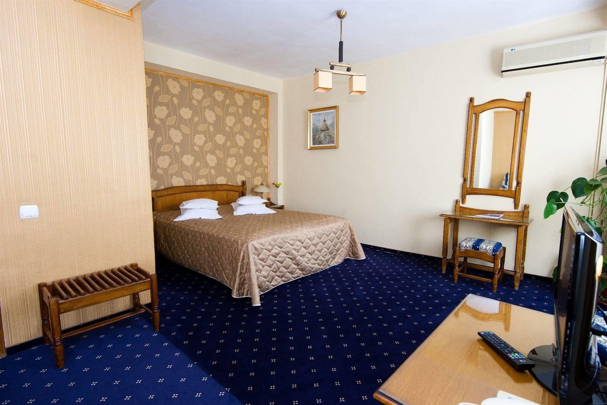 Hotel Onix Cluj-Napoca Ngoại thất bức ảnh