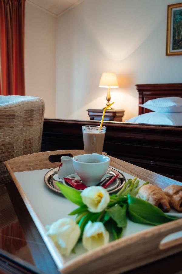 Hotel Onix Cluj-Napoca Ngoại thất bức ảnh